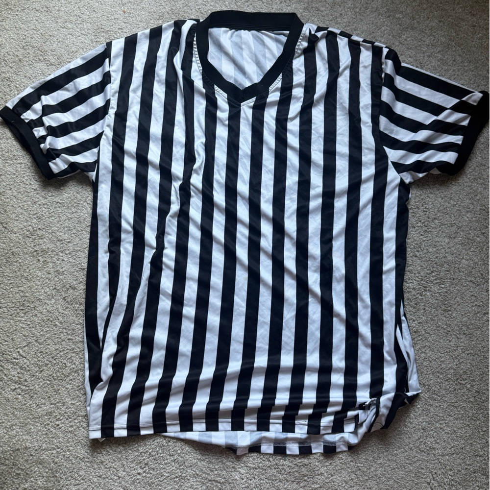 Referee jersey unisex, barely worn